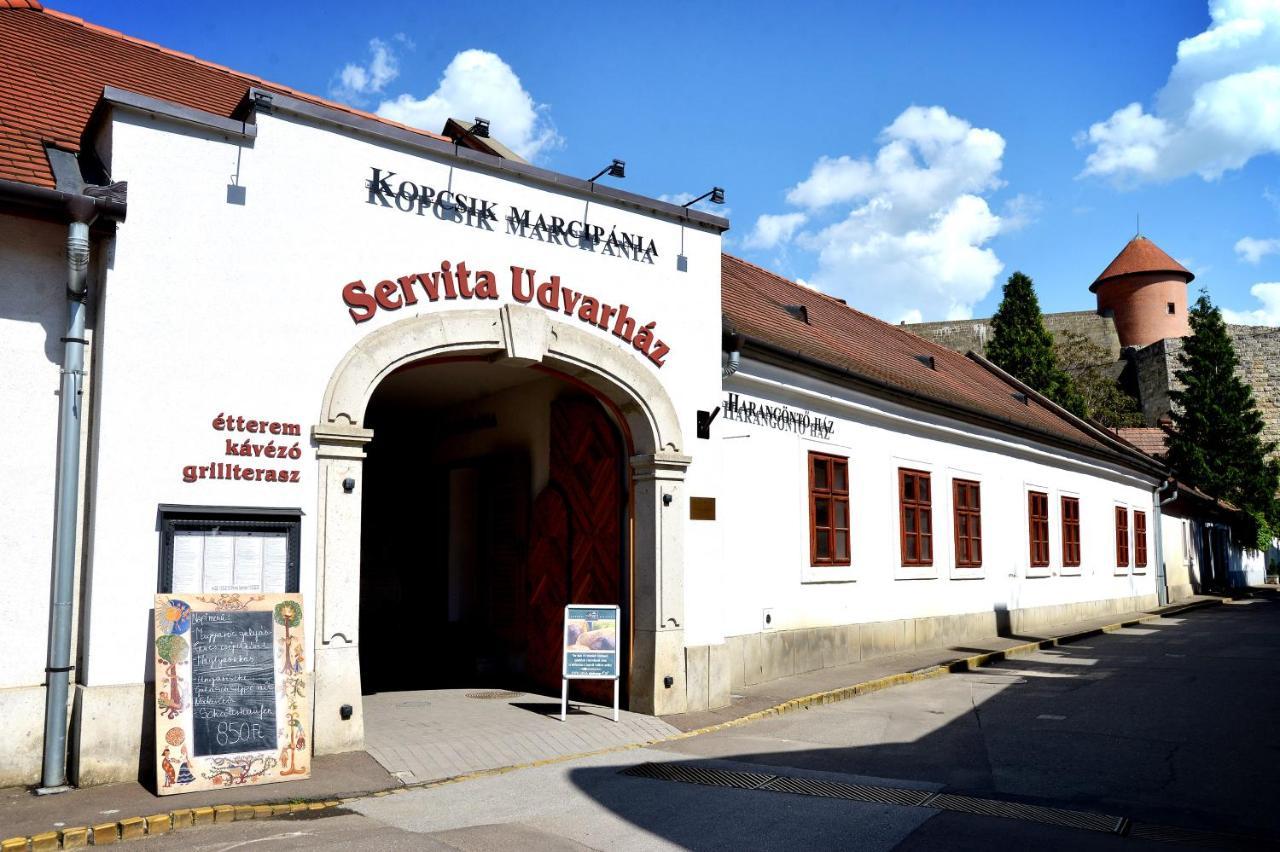 Servita Udvarhaz Eger Exterior photo
