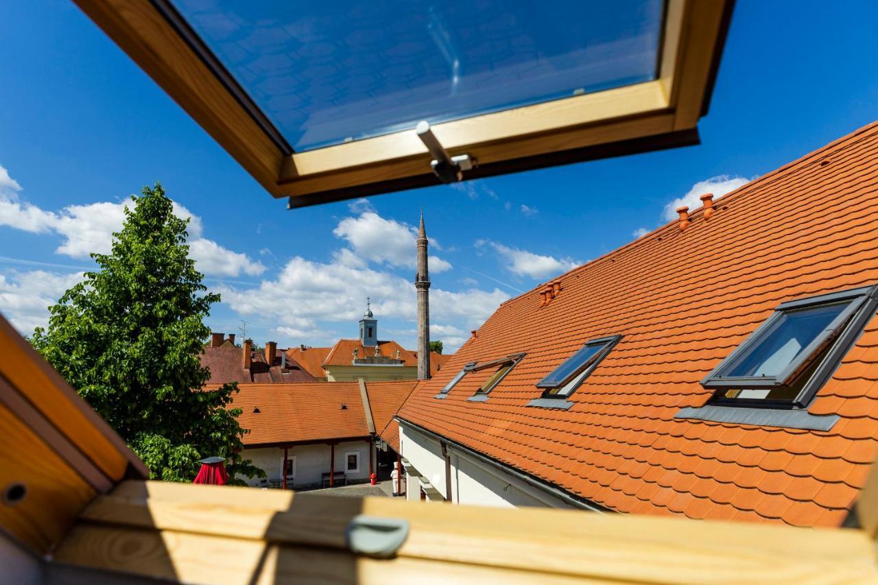 Servita Udvarhaz Eger Exterior photo